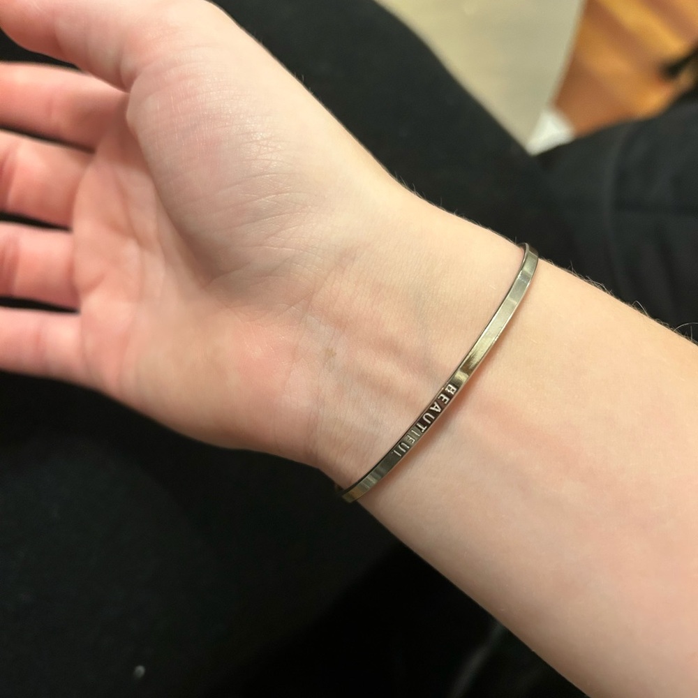 Chic Sterling Silver Bracelet with Engraving - Picture 2 of 5